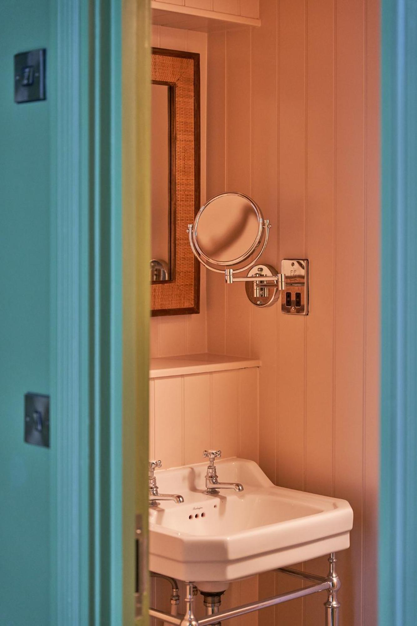 The White Horse - A Heartwood Inn Dorking Dış mekan fotoğraf