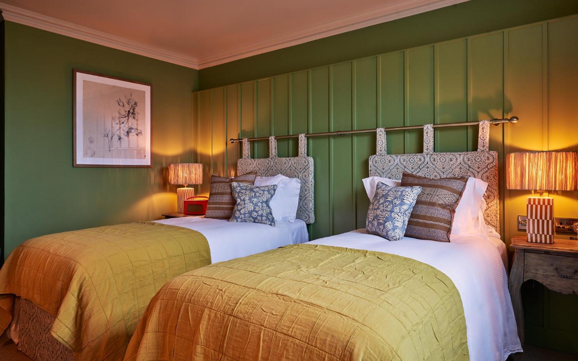 The White Horse - A Heartwood Inn Dorking Dış mekan fotoğraf
